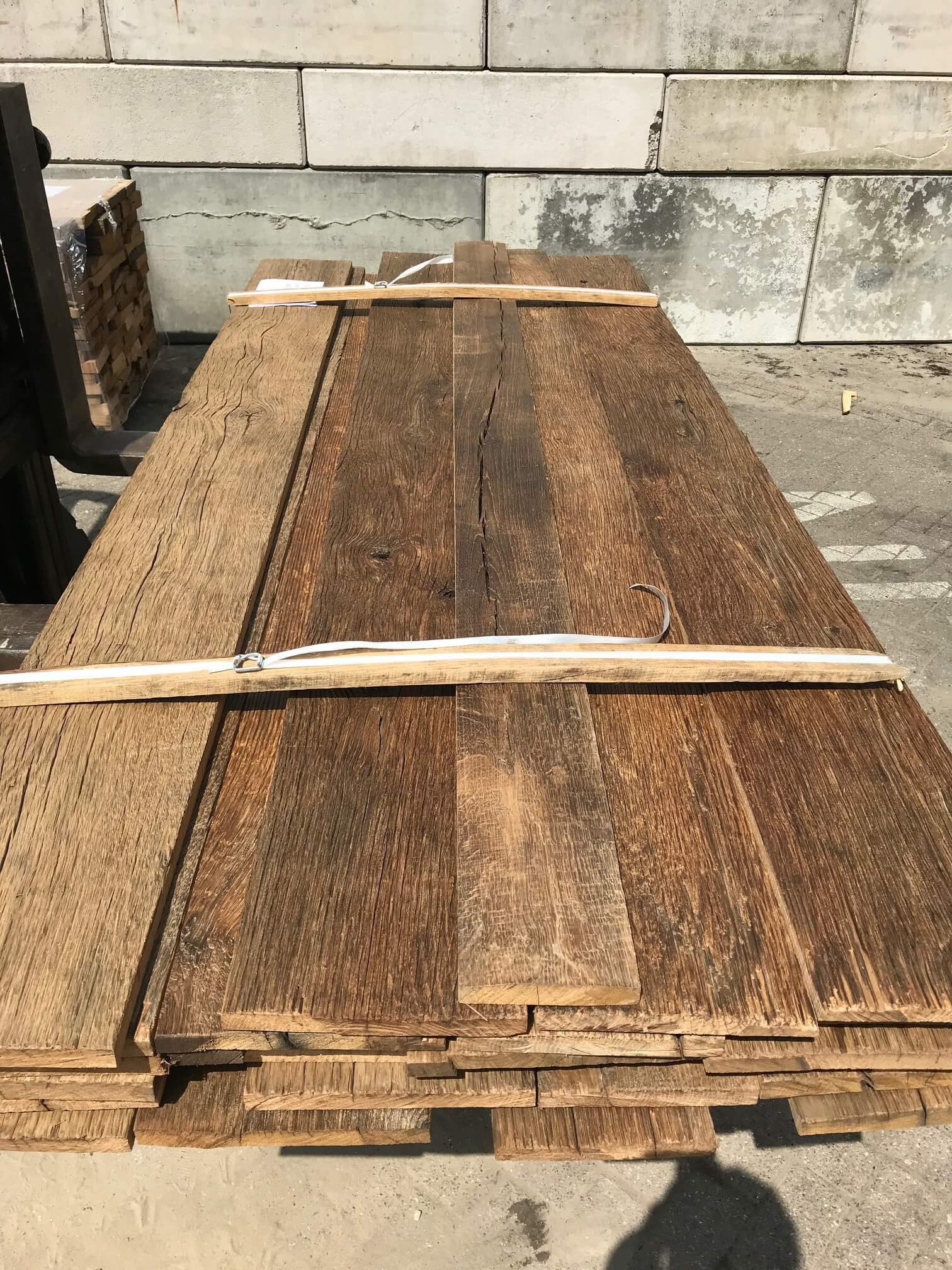 Reclaimed oak floors Wholesale &amp; project delivery! Historisch Hout